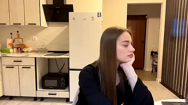 Adelle Love online show from December 3, 9:40 am