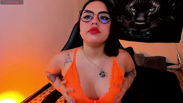 Nicolle Ruizz online show from June 14, 10:28 am