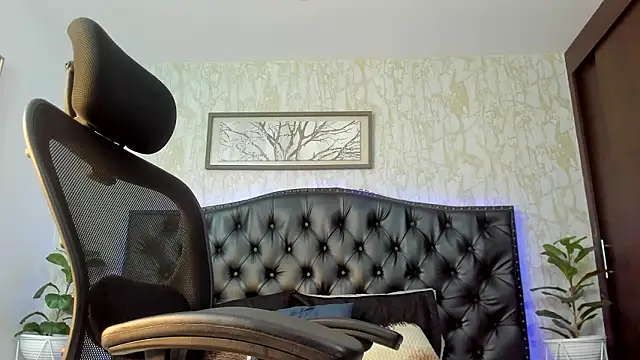 Lander Cruz online show from March 13, 9:10 pm