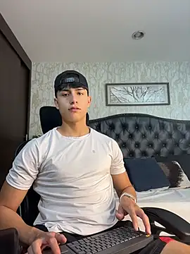 Lander Cruz online show from May 7, 3:06 pm
