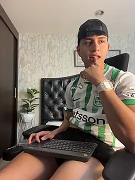 Lander Cruz online show from May 28, 8:17 pm