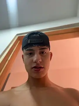 Lander Cruz online show from June 13, 4:05 pm