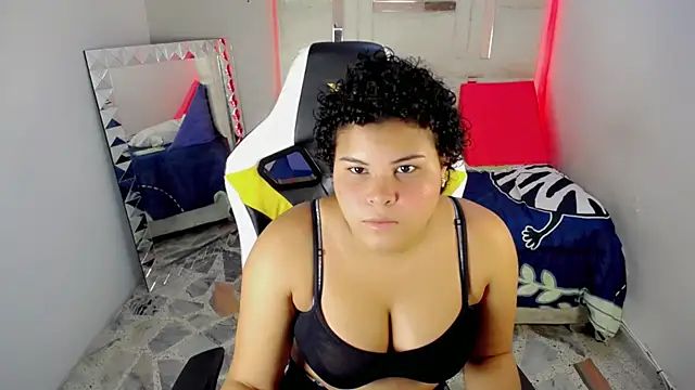 Baileyy  online show from December 4, 5:21 pm