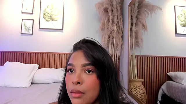 MIAROGGERSS online show from May 1, 4:17 am