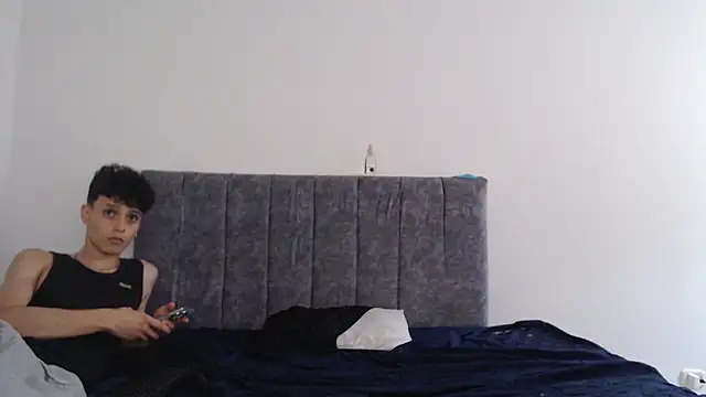 hottie couplee online show from March 17, 10:46 pm