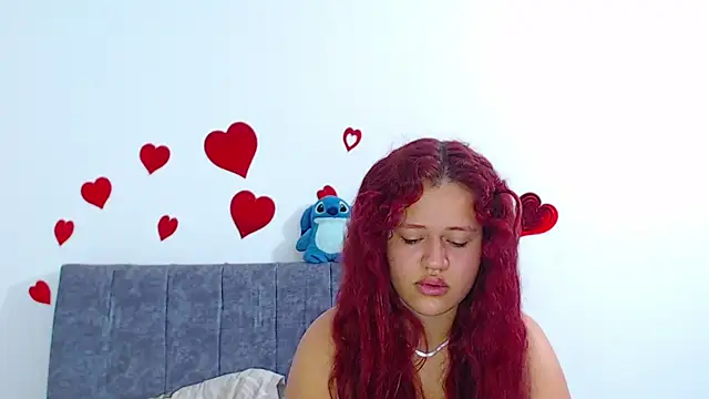 Snapshot of hottie_couplee chatting on June 27, 3:22 am hottie couplee online show from June 27, 3:22 am