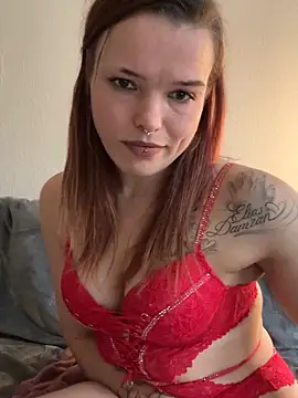 LoreenKinky online show from December 3, 9:40 am