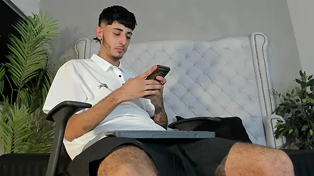 martonny25 online show from December 3, 3:25 am