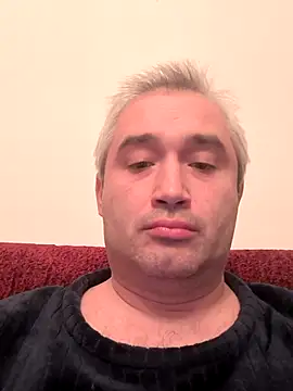 Olomoucak1982 online show from December 2, 5:08 pm