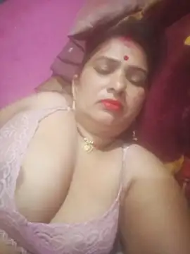 Snapshot of Your-shreya143 chatting on May 25, 11:44 pm Your-shreya143 online show from May 25, 11:44 pm