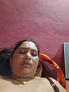 Snapshot of Your-shreya143 chatting on June 7, 10:13 pm Your-shreya143 online show from June 7, 10:13 pm