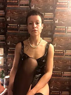 Snapshot of YoungDutchRuby chatting on December 3, 2:48 pm YoungDutchRuby online show from December 3, 2:48 pm