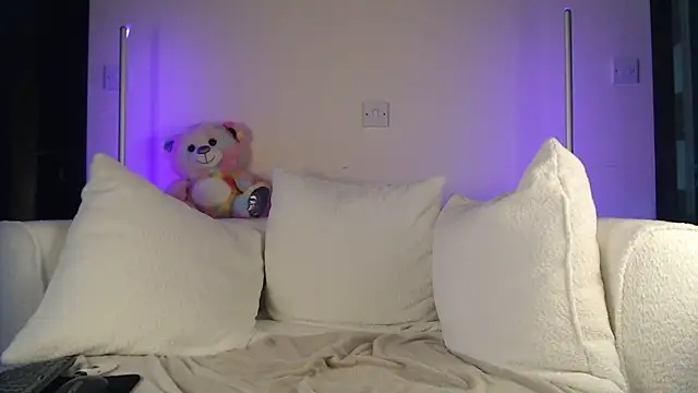Sophie cute06 online show from April 29, 7:23 am