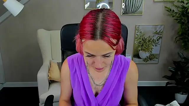 Snapshot of Linda_Jonys chatting on August 3, 9:15 am Linda Jonys online show from August 3, 9:15 am