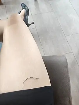 Miky Lyn online show from March 15, 4:40 am