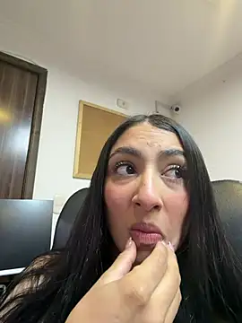 Snapshot of lya__brown chatting on June 26, 10:19 am lya brown online show from June 26, 10:19 am