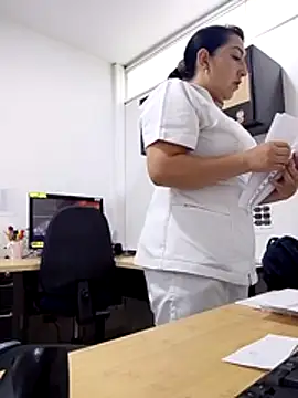 Valeria montana  online show from March 2, 11:50 am