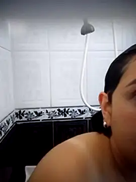 Snapshot of Valeria_montana_ chatting on May 10, 5:40 pm Valeria montana online show from May 10, 5:40 pm