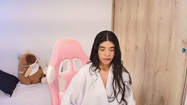 phia carter online show from March 4, 7:42 pm