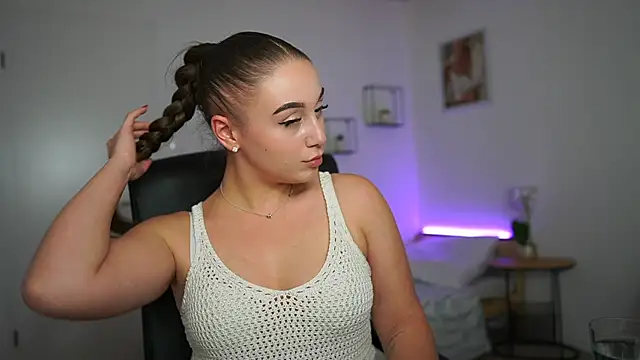 amy lure online show from December 4, 2:15 pm