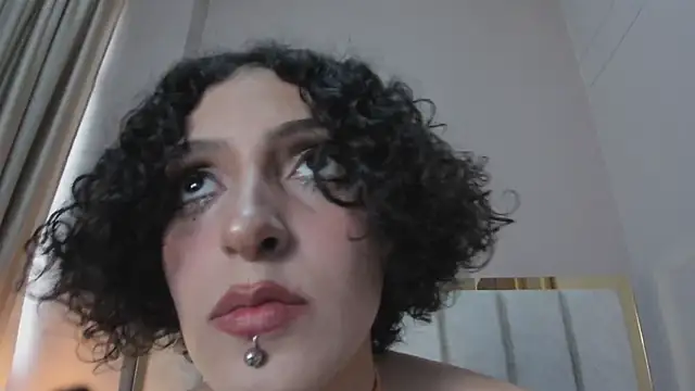 LyraVendrell online show from April 30, 7:53 pm