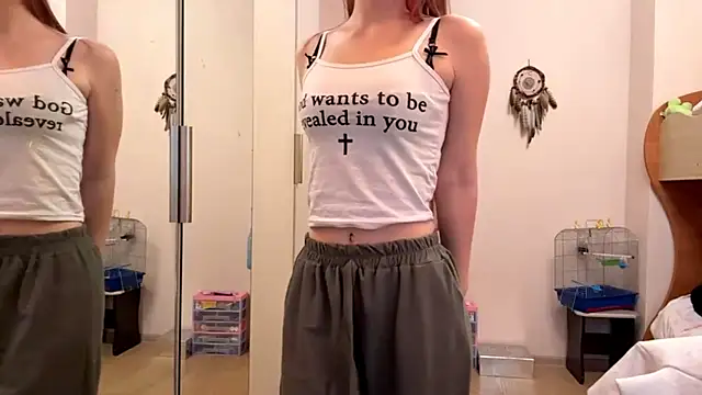 Snapshot of velvetmary chatting on December 16, 4:28 am velvetmary online show from December 16, 4:28 am