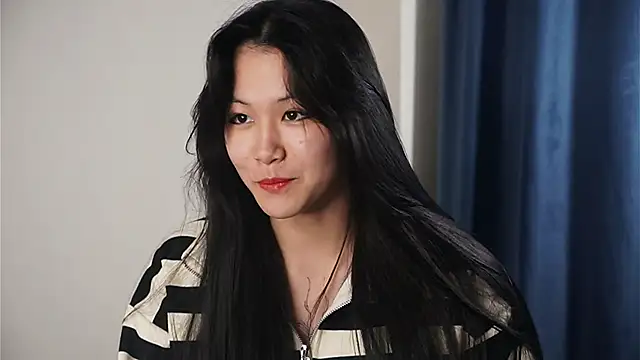 Snapshot of BeaHarsin chatting on December 4, 12:25 pm BeaHarsin online show from December 4, 12:25 pm