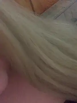 ninfetinhagata online show from December 4, 3:27 am