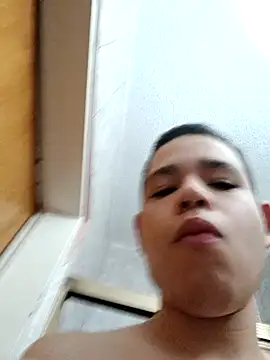 Snapshot of fabo21345 chatting on December 4, 10:24 am fabo21345 online show from December 4, 10:24 am