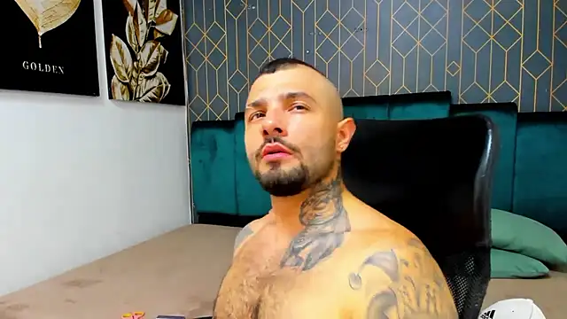 lucky smith1 online show from December 15, 9:52 pm