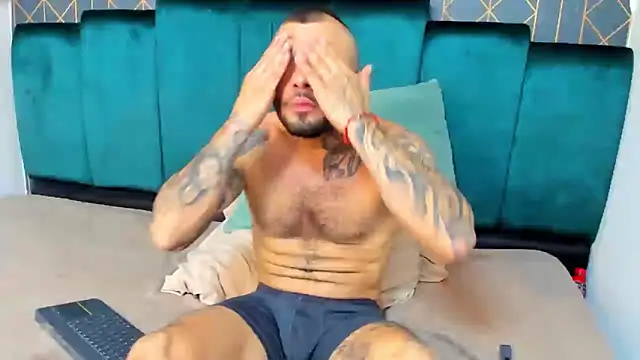 lucky smith1 online show from December 16, 5:40 pm