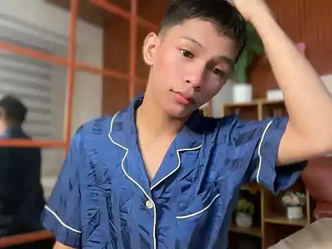 TheBoyAboveYou online show from February 26, 4:39 pm