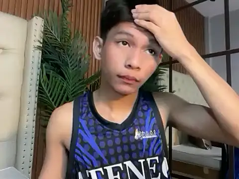 TheBoyAboveYou online show from June 6, 5:06 pm