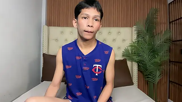 Snapshot of TheBoyAboveYou chatting on July 26, 4:36 pm TheBoyAboveYou online show from July 26, 4:36 pm