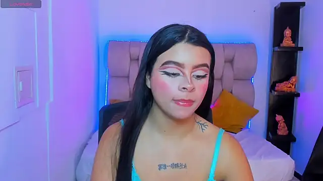 DakottaHilton online show from December 4, 9:56 pm