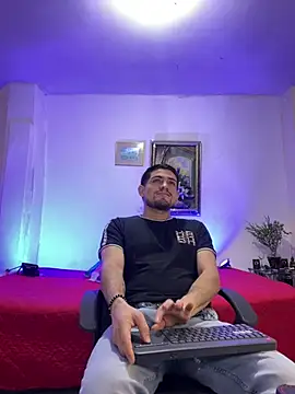 williamsmiiths16 online show from March 10, 11:59 am