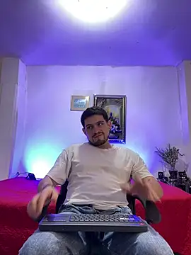 williamsmiiths16 online show from March 11, 12:05 am