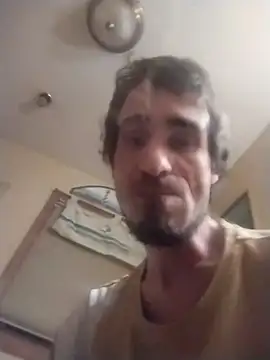 Snapshot of bigjohnson2914 chatting on December 13, 11:21 pm bigjohnson2914 online show from December 13, 11:21 pm