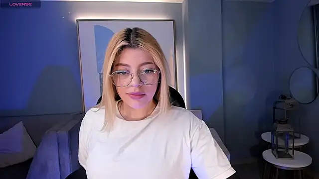 MadisonKane online show from June 24, 11:09 am