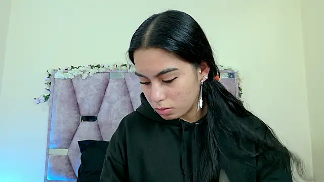 iris and damian online show from February 14, 5:21 pm