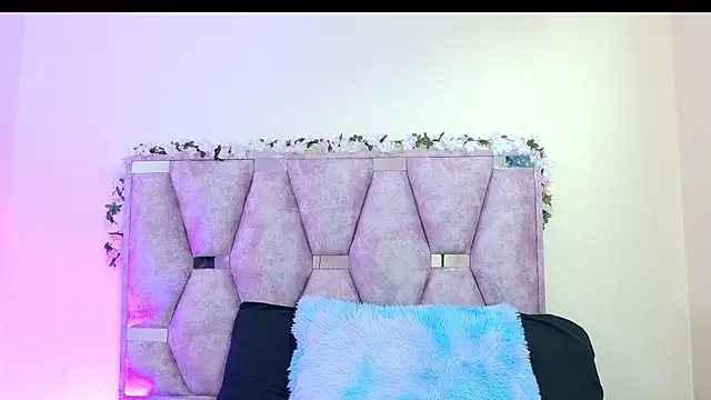 iris and damian online show from March 12, 5:19 pm