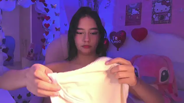 isabella castillo  online show from February 28, 8:43 pm