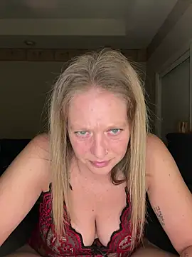 Snapshot of MissyLovelace chatting on February 6, 12:19 pm MissyLovelace online show from February 6, 12:19 pm