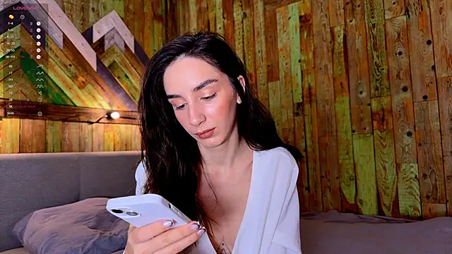 Snapshot of Elizwise chatting on February 12, 2:17 am Elizwise online show from February 12, 2:17 am