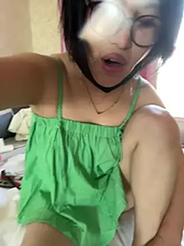 Snapshot of luckybaby666999 chatting on June 13, 9:07 am luckybaby666999 online show from June 13, 9:07 am