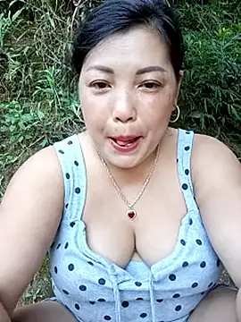 Snapshot of sary-hot2x chatting on June 1, 10:28 am sary-hot2x online show from June 1, 10:28 am
