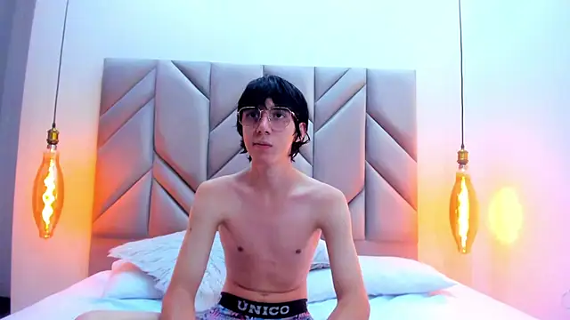 Snapshot of JeffBellfort chatting on December 15, 8:02 pm JeffBellfort online show from December 15, 8:02 pm