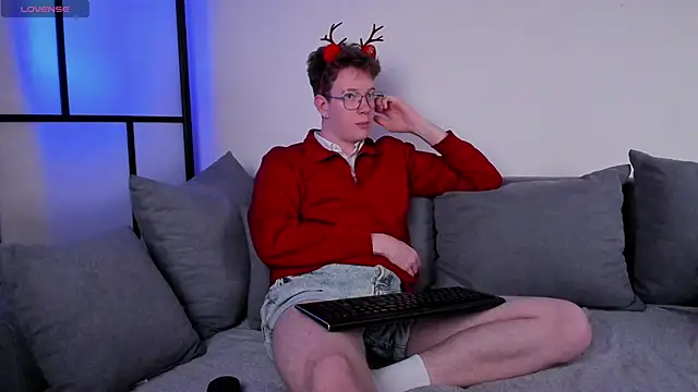 Snapshot of Teddy_Parkers chatting on December 3, 12:36 pm Teddy Parkers online show from December 3, 12:36 pm