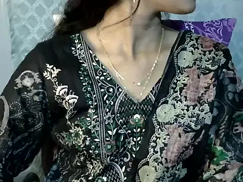 Snapshot of Shab_M chatting on March 10, 4:34 pm Shab M online show from March 10, 4:34 pm