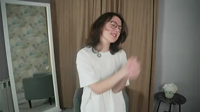 ChongFefer online show from December 4, 11:30 am